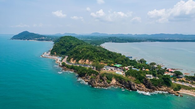 ドローンアングルからの島の眺めタイのチャンタブリー県高角度の海