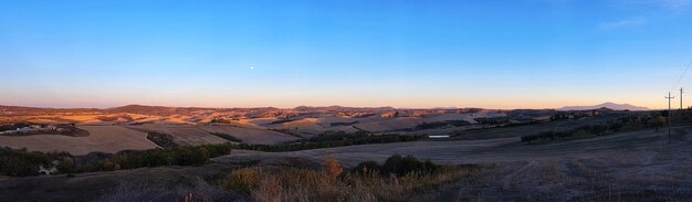 Foto veduta del paesaggio contro il cielo blu