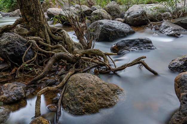 Photo the view of landscape namg romg water fall is beautiful national park