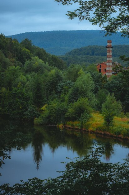 Photo a view of the mill from the river