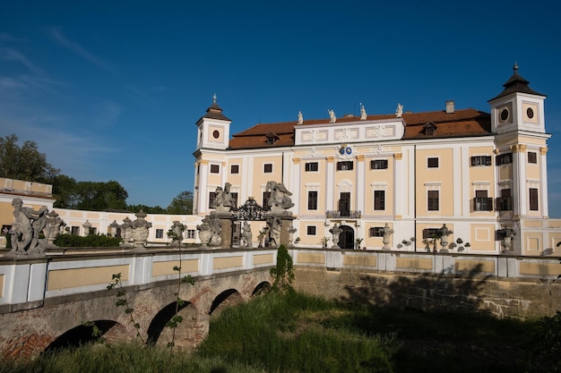 Foto vista sul castello di milotice stato della repubblica ceca milotice chiamata perla della moravia meridionale