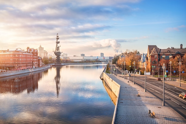 View of the monument to Peter the Great and Moscow-river