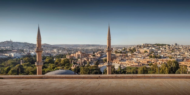 Photo view over the mosque of mevlidi halil in sanliurfa from the mountain, turkey