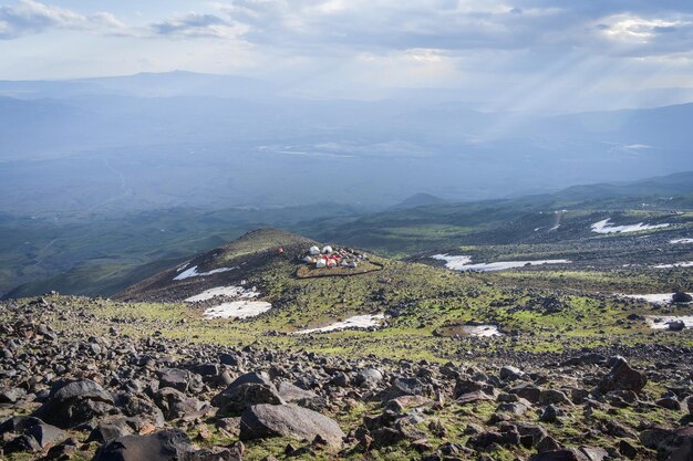 Photo view on a mountain tent camp set in the middle of highlands landscape mount ararat in turkey