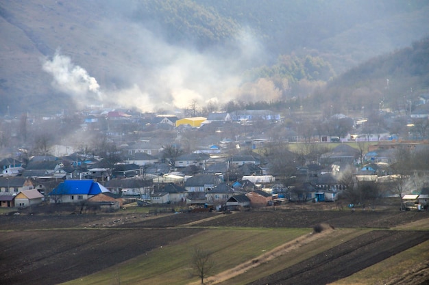 Вид на горную деревню в Украине