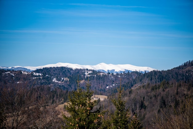 A view of the mountains from the top of the mountain