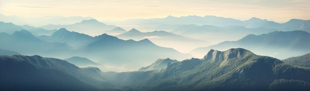 Photo view of the mountains at sunset from the peak