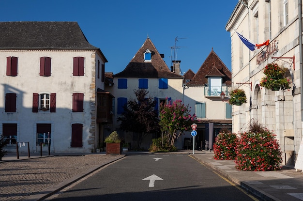 La vista di navarrenx ospita la prima città bastionata in francia