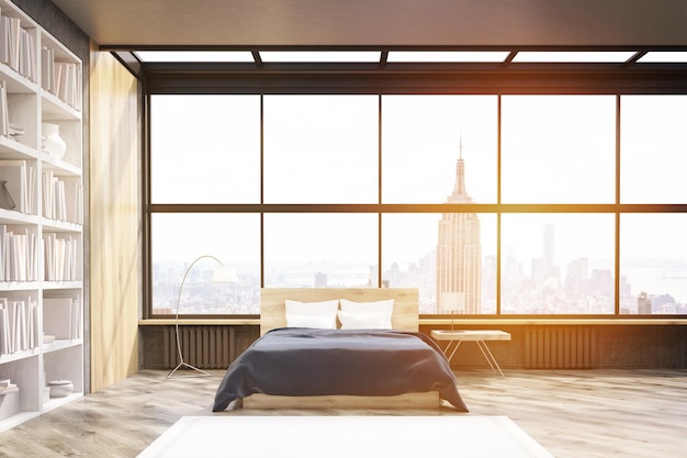 Вид на спальню в Нью-Йорке с тонированным плакатом и книжным шкафом