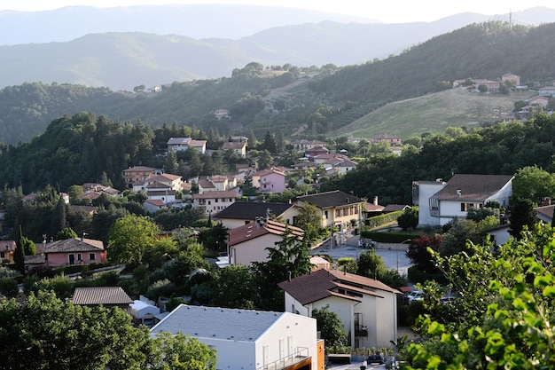 イタリア ペルージャ県のノチェラ ウンブラの町とコムーネの眺め