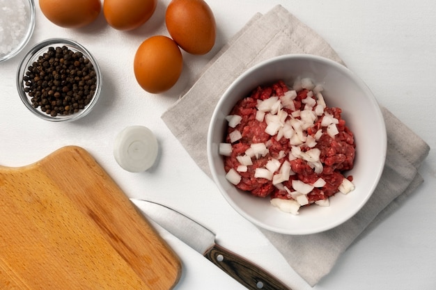 写真 タルタルステーキ用牛肉の眺め