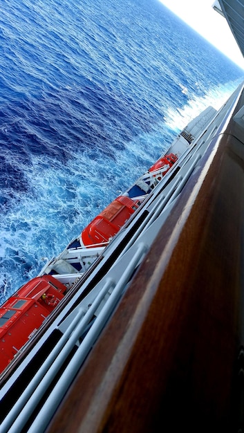 Фото Вид на лодки в море