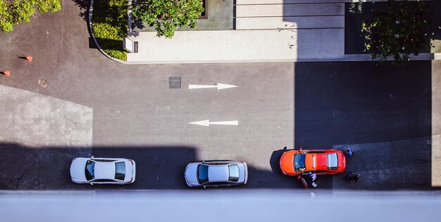 写真 市内通りの車の景色