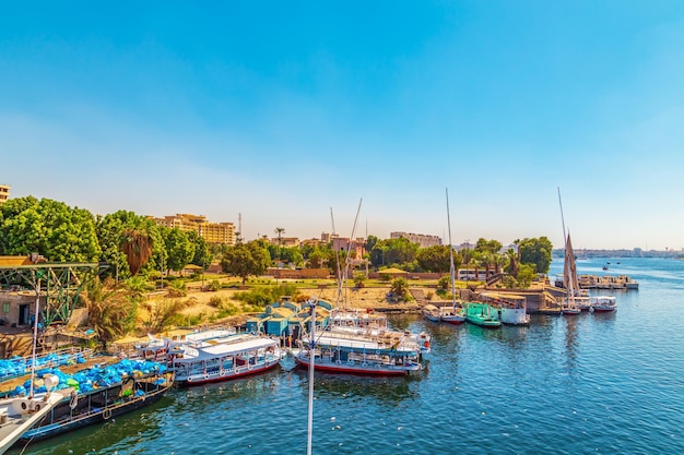 写真 アスワン川からアスワン海岸の景色 アスワン エジプト 2023年10月18日