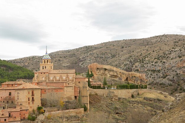 写真 スペインのアルバラシンの中世の村の景色