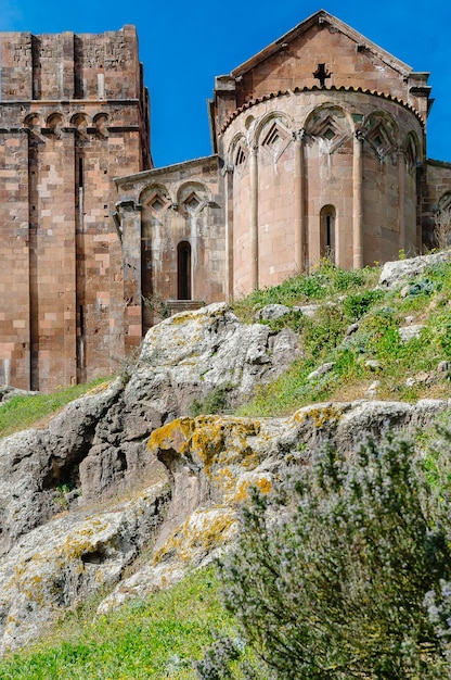 Foto vista delle vecchie rovine dell'edificio