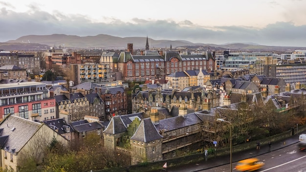 Photo view to the old town of edinburgh