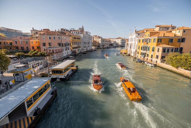ヴェネツィアの大運河の眺め