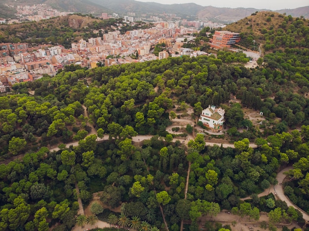 バルセロナのグエル公園を見る。カタルーニャ、スペイン