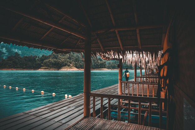 Photo view of pier over sea