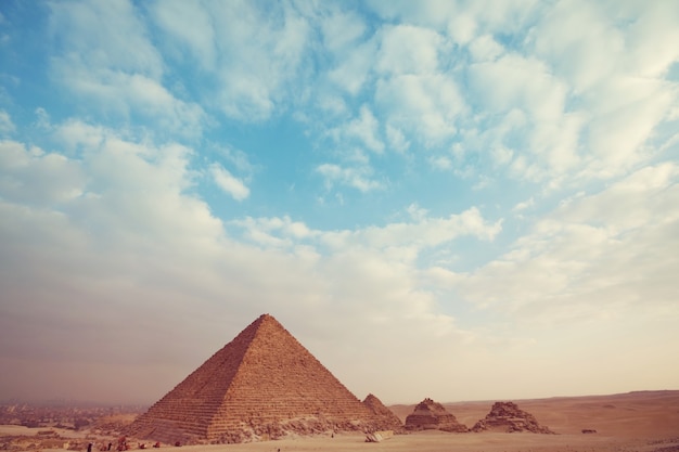 기자 피라미드, 이집트의 위대한 피라미드의 전망.