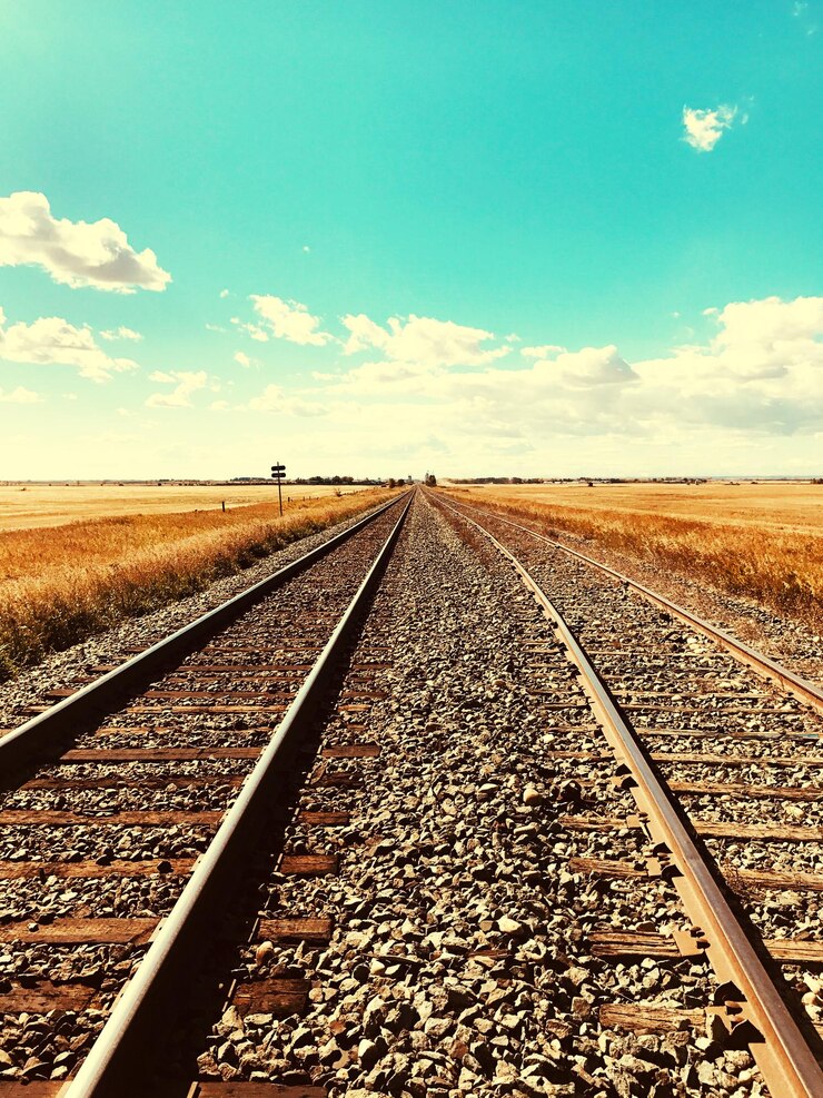 Photo 空に照らされた鉄道線路の景色