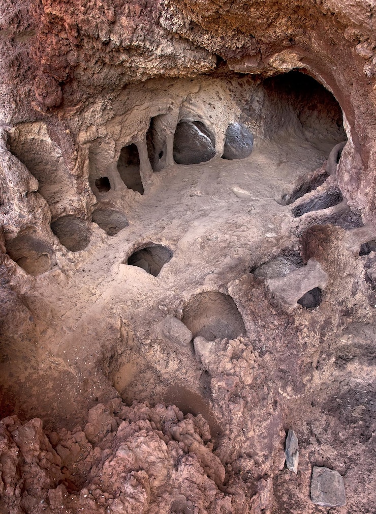 Photo view of rock formations