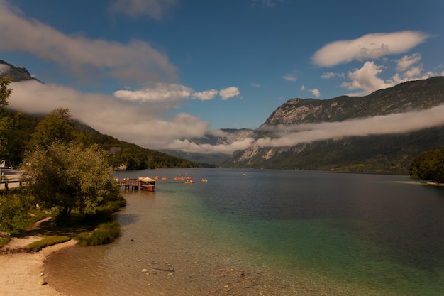 경치 좋은 Bohinj 호수, 슬로베니아의보기