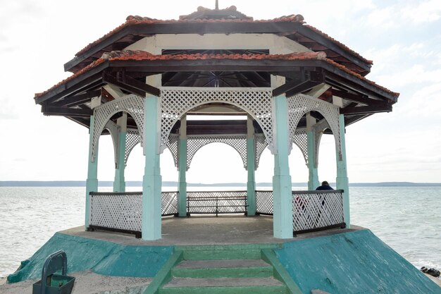 Photo view of sea against sky