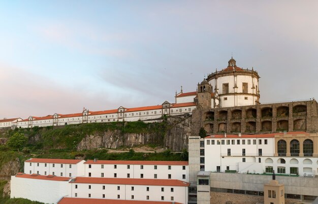 Serra do Pilar 교회 및 일몰의 수녀원, Vila Nova de Gaia, Oporto, Portugal의 전망