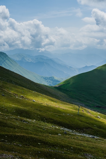 Вид на горнолыжный курорт Гудаури летом. Республика Грузия.