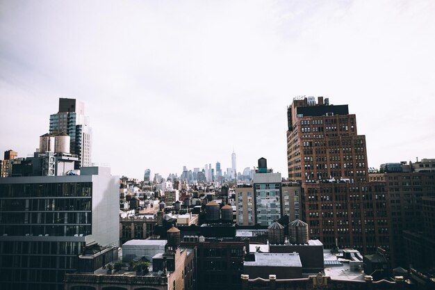 Photo view of skyscrapers in city