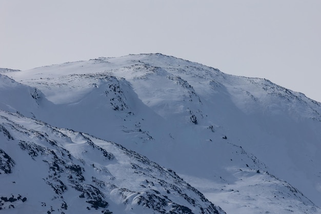 山の Hemsedal ノルウェーの雪に覆われた斜面の眺め