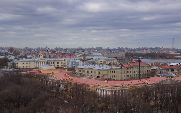 Вид Санкт-Петербурга на Исаакиевский собор