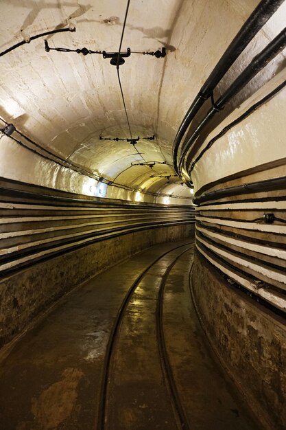 Foto vista della galleria della metropolitana