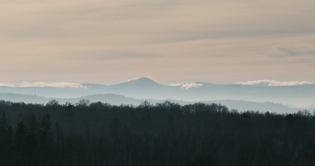 Вид на горы Судеты на закате зимой