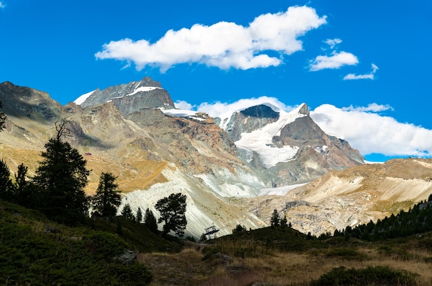 ツェルマット近くのスイスアルプスの眺め