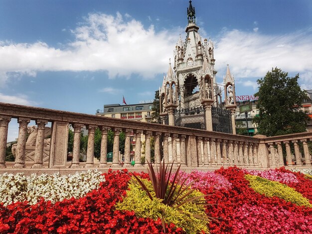 Foto vista del tempio contro un cielo nuvoloso