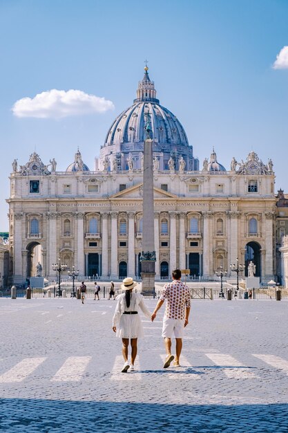 Foto vista dell'edificio del tempio in città