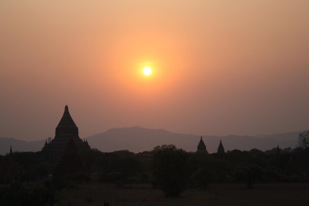 Foto vista del tempio al tramonto