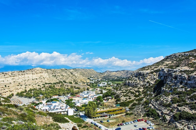 Photo a view of the town of agia marina.