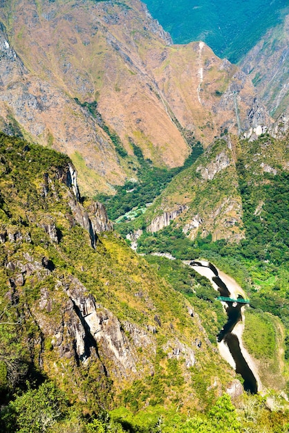 Vista sul fiume urubamba da machu picchu