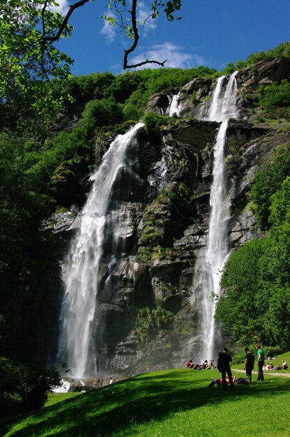 Photo view of waterfall