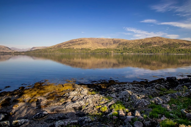 Foto vedute del lago linnhe vicino a fort william nelle highlands scozzesi, regno unito