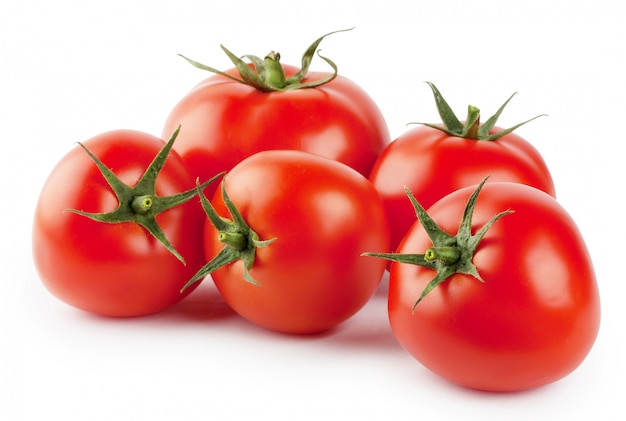 Vijf rijpe rode tomaten