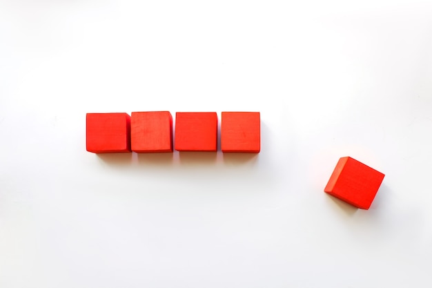 Vijf rode blokken in laadbalk. Doel planning bedrijfsconcept. ruimte kopiëren. Laadtijd of proces