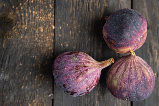 vijgen vers fruit portie maaltijd vijgen snack op tafel kopieer ruimte voedsel achtergrond rusti dieet