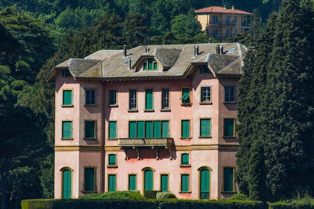 Foto villa dozzio in cernobbio, italië