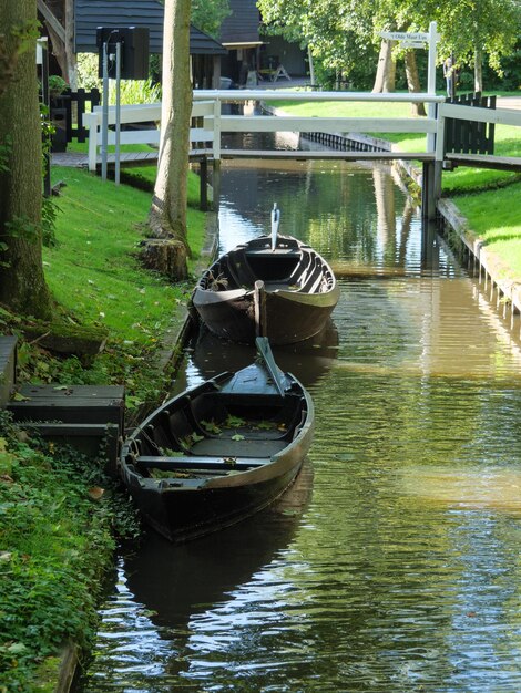 Photo the village of giethoorn