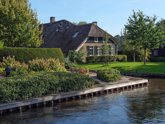 Photo the village of giethoorn